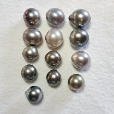 Lot von 13 Semi Barocke TahitiPerlen B, BC, C de 10.8  12.6 mm