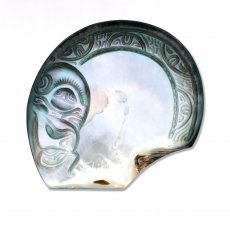 Gravierte Tahiti-Perlmutt - 10 x 10 cm